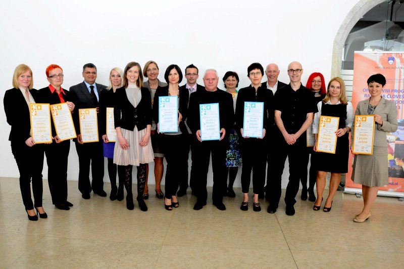 Prejemniki certifikata Družini prijazno podjetje (avtor fotografije: Janez Platiše)